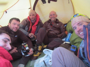 2014-team-resting-at-hoyada