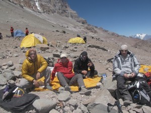 montandoasbarracasemplazacanada4950m1